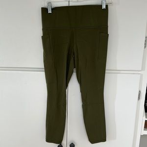 Athleta salutation stash pocket II 7/8 tights